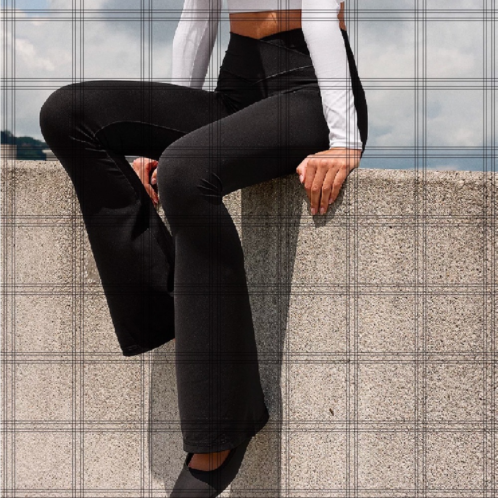 Aerie Offline Flared Leggings